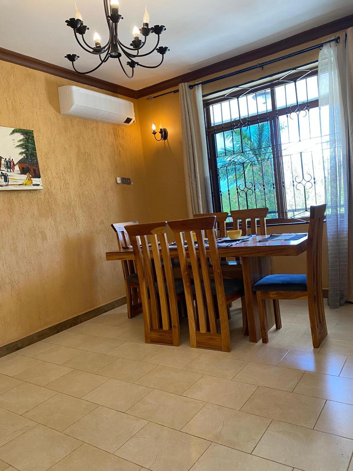 Luxury Villa Garden Dar es Salaam Buitenkant foto